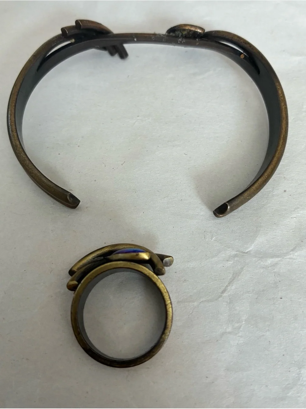 Iridescent Marquise Stone Cuff Bracelet - Black/Gold